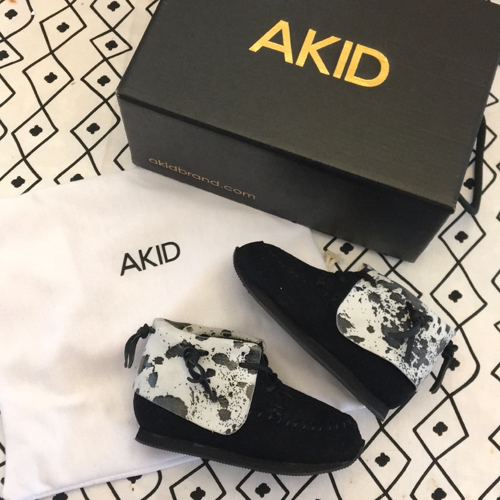 Brand new Akid high top moccasins